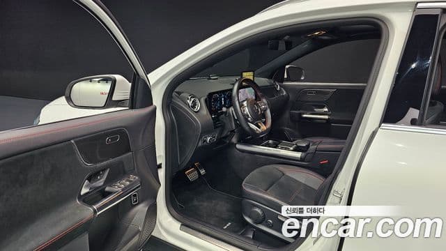 Mercedes-Benz GLA-Class 2022 — Фото 11/20