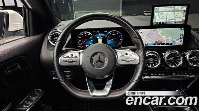 Mercedes-Benz GLA-Class 2022 — Фото 13/20