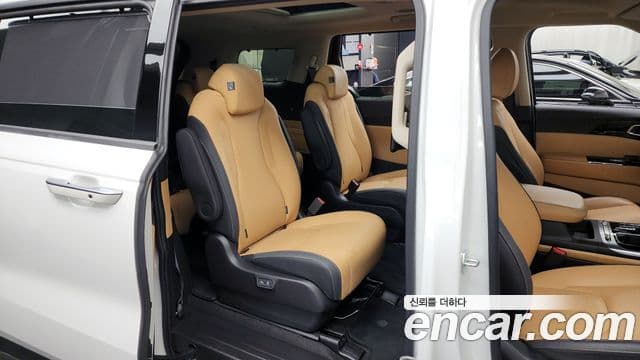 Kia Carnival 2023 — Şəkil 12/20