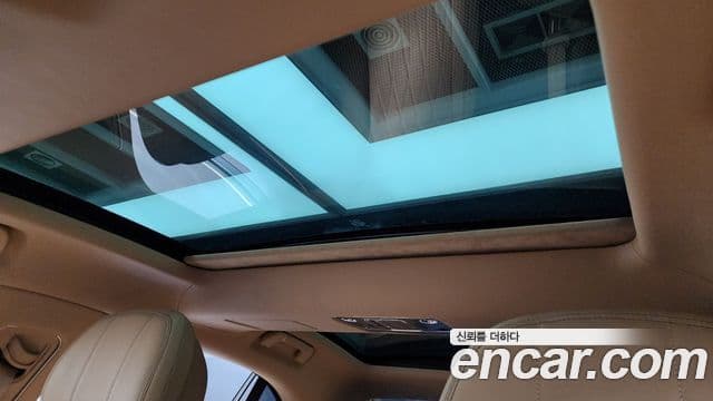 Bentley Flying Spur 2023 — ფოტო 17/20
