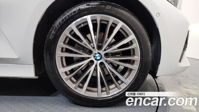 BMW 3 Series 2022 — ფოტო 5/20