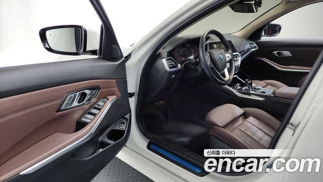 BMW 3 Series 2022 — ფოტო 10/20