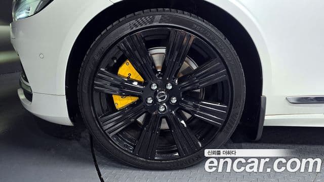 Volvo S90 2021 — Photo 1/20