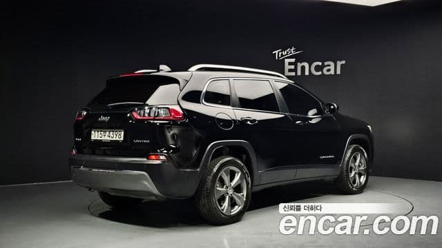 Jeep Cherokee 2020 — Фото 2/20