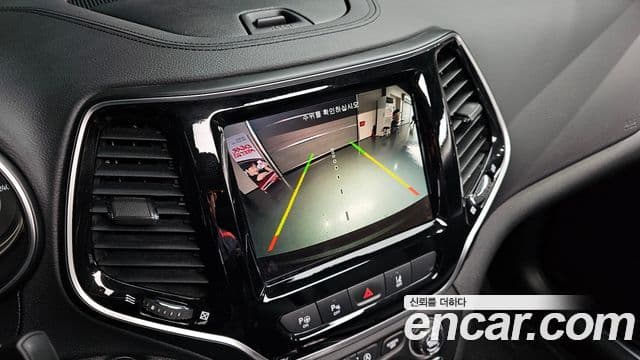 Jeep Cherokee 2020 — Фото 16/20