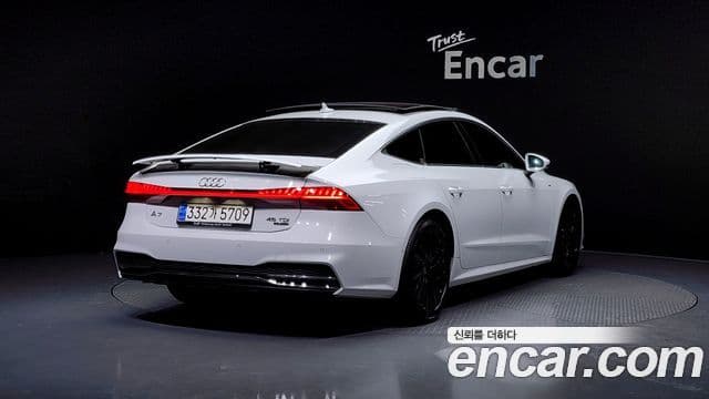 Audi A7 2020 — Фото 2/20