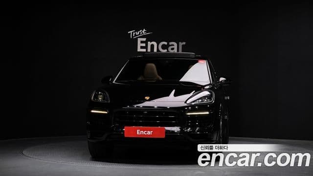 Porsche Cayenne 2021 — ფოტო 3/20