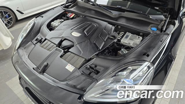 Porsche Cayenne 2021 — ფოტო 6/20