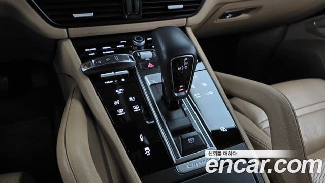 Porsche Cayenne 2021 — ფოტო 9/20