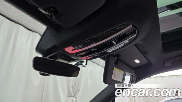 Porsche Cayenne 2021 — ფოტო 17/20