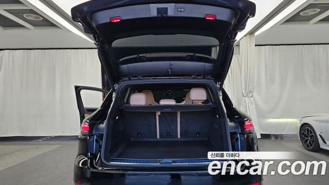 Porsche Cayenne 2021 — ფოტო 20/20