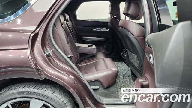 Genesis GV70 2021 — ფოტო 12/20