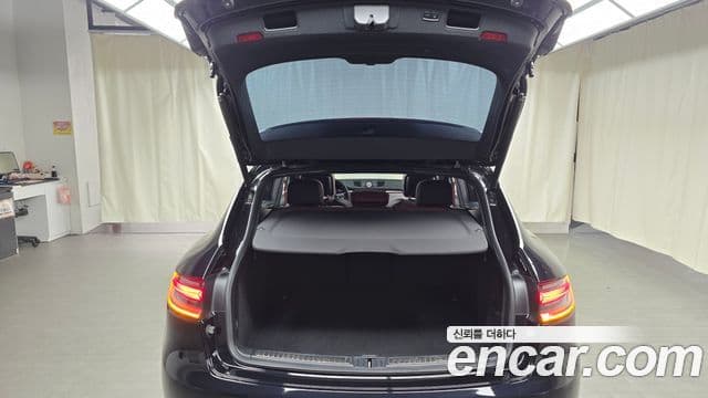Porsche Macan 2023 — ფოტო 20/20