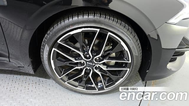 Kia K5 2021 — ფოტო 5/20