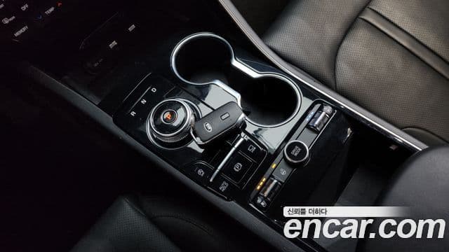 Kia K5 2021 — ფოტო 9/20