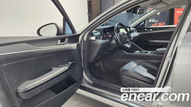 Kia K5 2021 — ფოტო 7/20