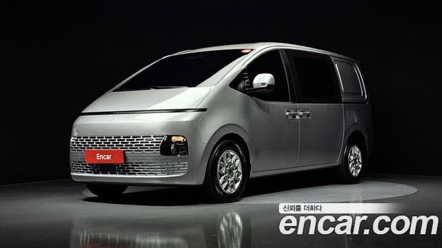 Hyundai Staria 2025 — Фото 1/20