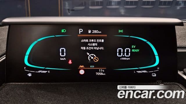 Hyundai Staria 2025 — Фото 8/20