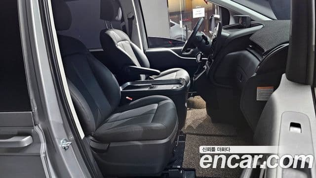 Hyundai Staria 2025 — Фото 10/20
