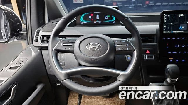 Hyundai Staria 2025 — Фото 13/20