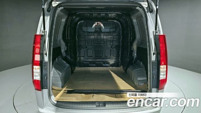 Hyundai Staria 2025 — Фото 20/20