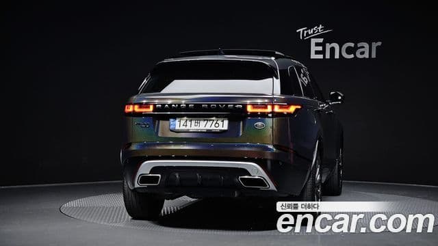 Land Rover Range Rover Velar 2021 — Фото 4/20