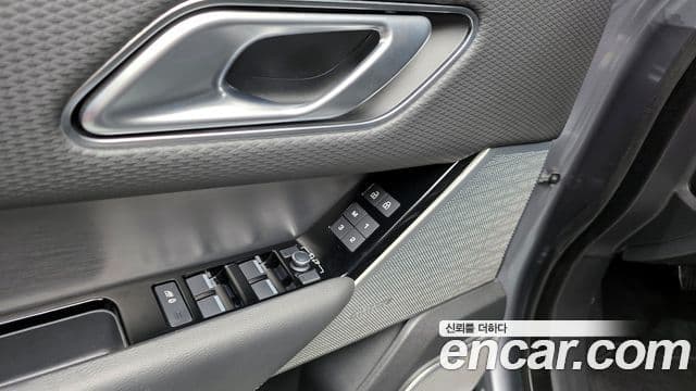 Land Rover Range Rover Velar 2021 — Фото 17/20