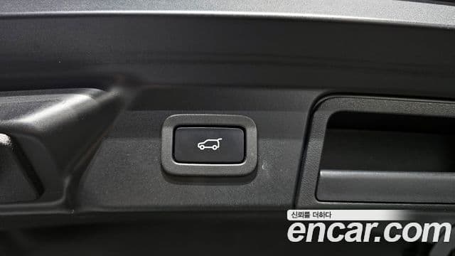 Land Rover Range Rover Velar 2021 — Фото 20/20