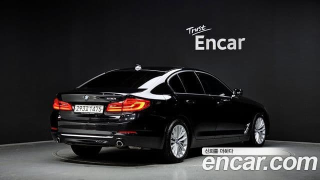 BMW 5 Series 2019 — Şəkil 2/20