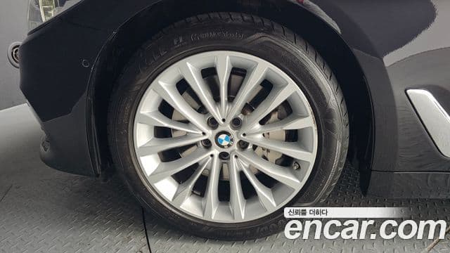 BMW 5 Series 2019 — Şəkil 5/20