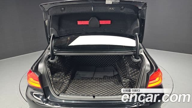 BMW 5 Series 2019 — Şəkil 20/20