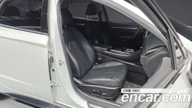Hyundai Sonata 2021 — ფოტო 8/20