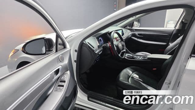 Hyundai Sonata 2021 — ფოტო 11/20