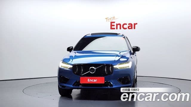 Volvo XC60 2021 — ფოტო 3/20