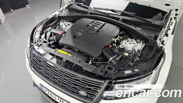 Land Rover Range Rover Velar 2024 — Şəkil 13/20