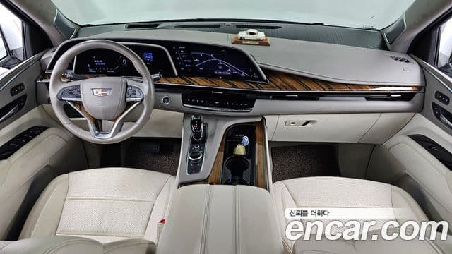 Cadillac Escalade 2023 — ფოტო 7/20