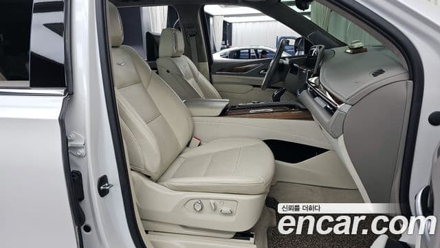 Cadillac Escalade 2023 — ფოტო 11/20