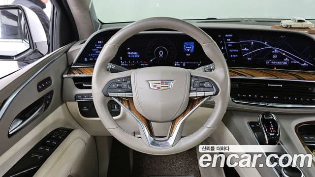 Cadillac Escalade 2023 — ფოტო 13/20