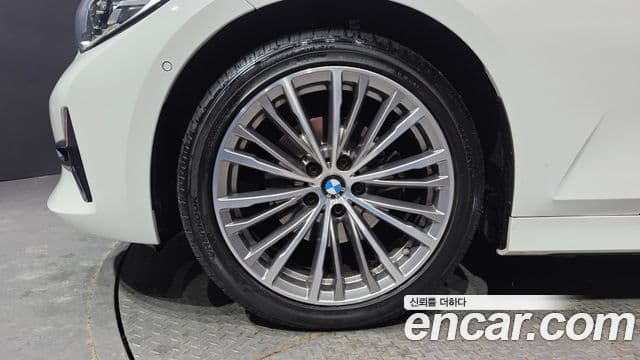 BMW 3 Series 2021 — фото 5 из 20