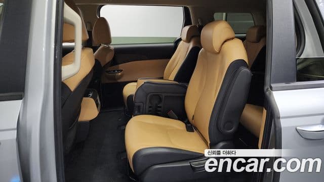 Kia Carnival 2020 — Фото 11/20
