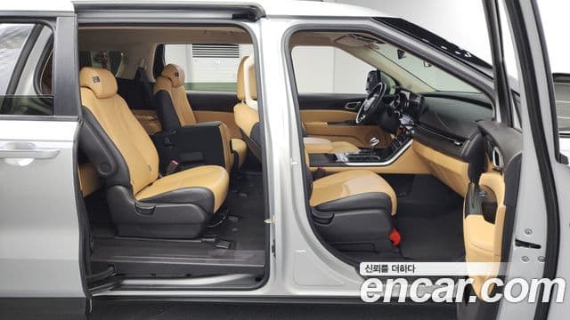 Kia Carnival 2020 — Фото 12/20