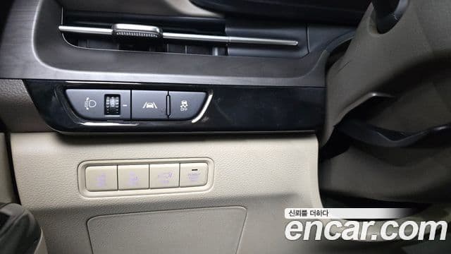 Kia Carnival 2022 — Şəkil 17/20