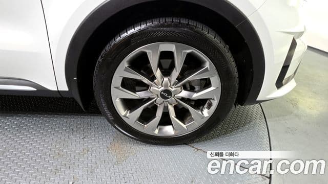 Kia Sorento 2023 — Şəkil 4/20