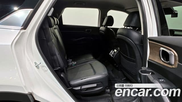 Kia Sorento 2023 — Şəkil 11/20