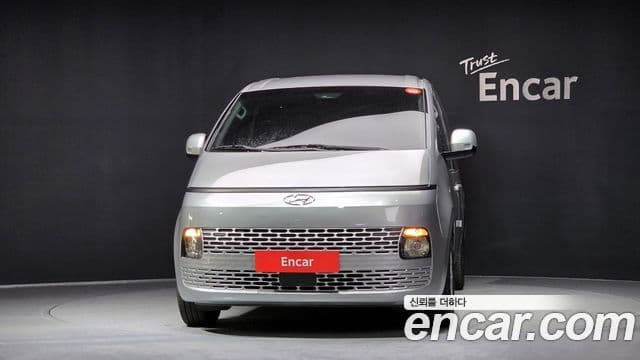 Hyundai Staria 2023 — ფოტო 3/20