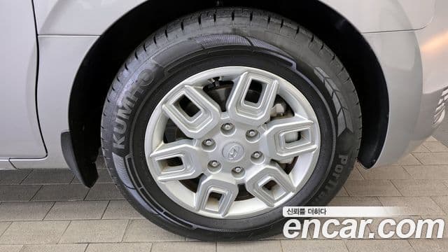 Hyundai Staria 2023 — ფოტო 5/20