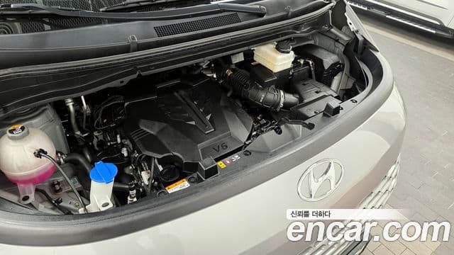Hyundai Staria 2023 — ფოტო 6/20