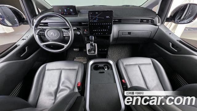 Hyundai Staria 2023 — ფოტო 7/20