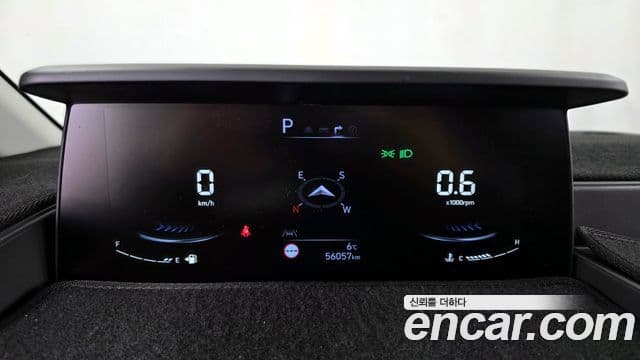 Hyundai Staria 2023 — ფოტო 8/20