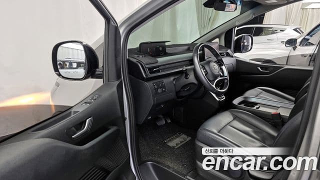 Hyundai Staria 2023 — фото 10 из 20